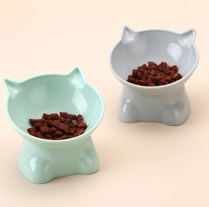 Nordic Style Tilted Pet Bowl – Elevated Design for Cats & Small Dogs